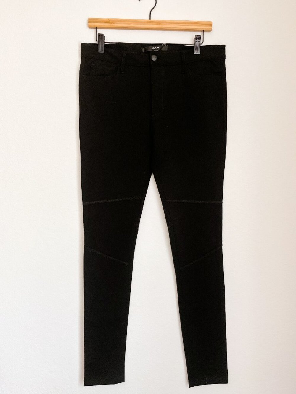 Joe’s Jeans Classic 5-Pocket Skinny Jegging — Size 32